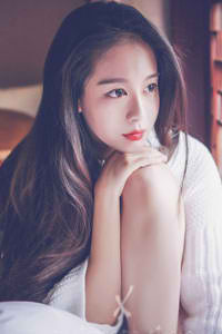 女人自熨图片